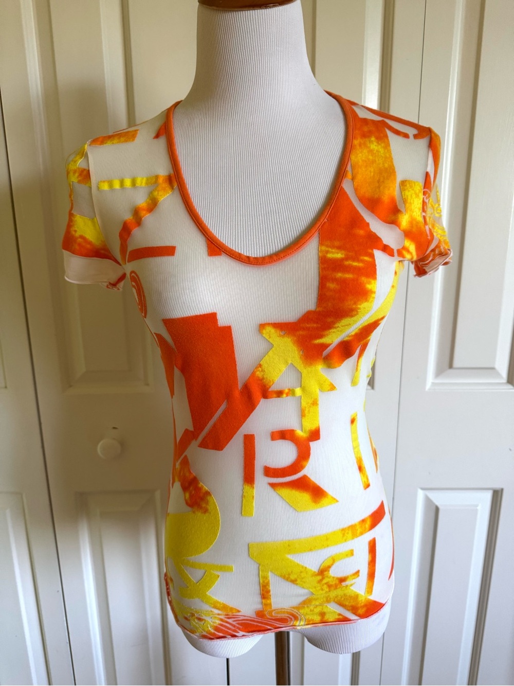 KRIZIA White Scoop Neck Short Sleeve Top with Orange & Yellow Graphic S